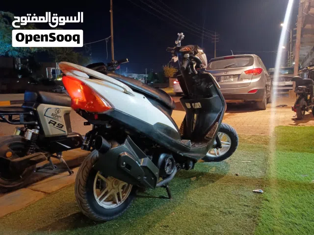 2011 ياماها XMAX