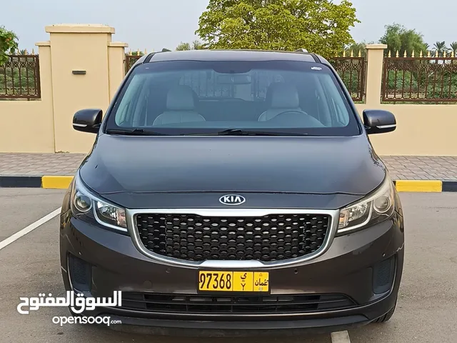 Used Kia Sedona in Muscat