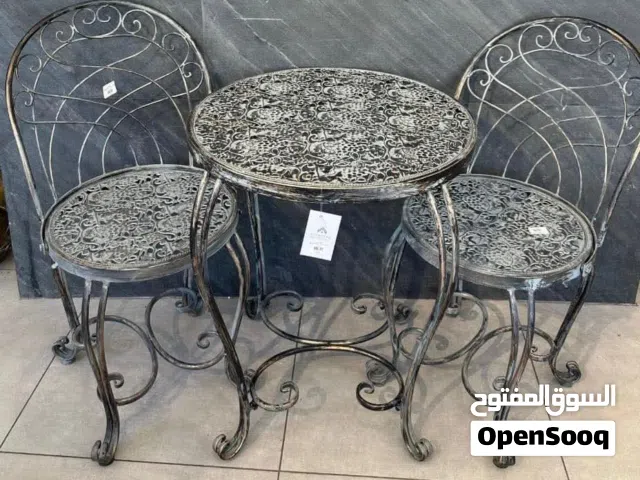 مطلوب طقم مثل الي بالصورة