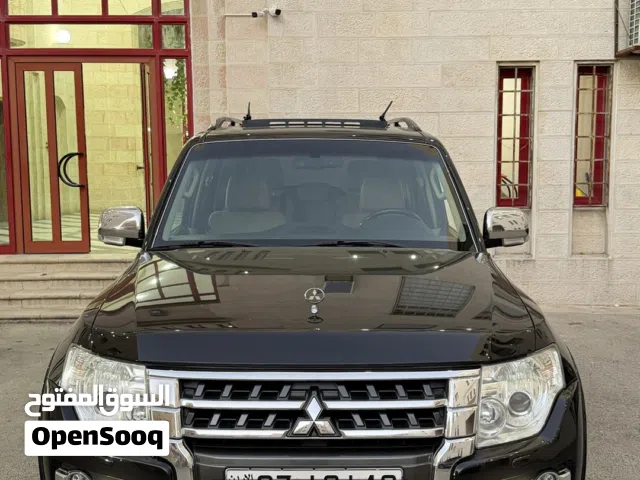 2015 Mitsubishi Pajero GLS Top