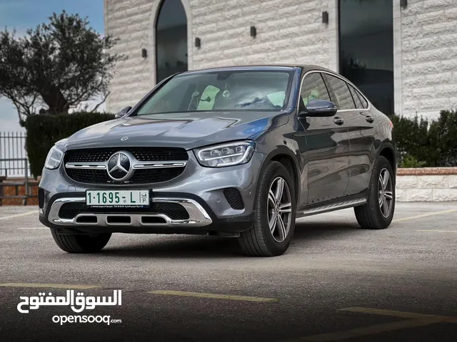 مرسيدس GLC 200 بنزين فل اضافات عدا الفتحة السيارة بحالة الوكالة قاطعة 10.000 كيلو فقط استيراد شخصي