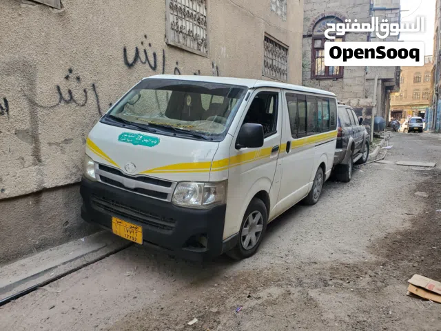 للبيع باص بلكه 2013  بترول بضاعه مختم مجمرك مرقم مطبع اجره فاصل واحد