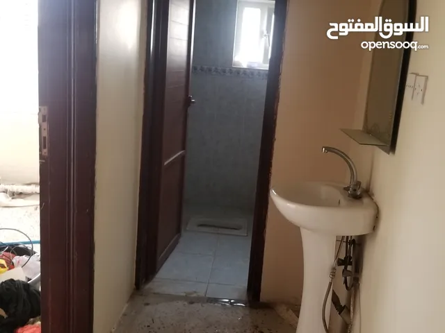 140 m2 3 Bedrooms Apartments for Rent in Sana'a Bayt Baws
