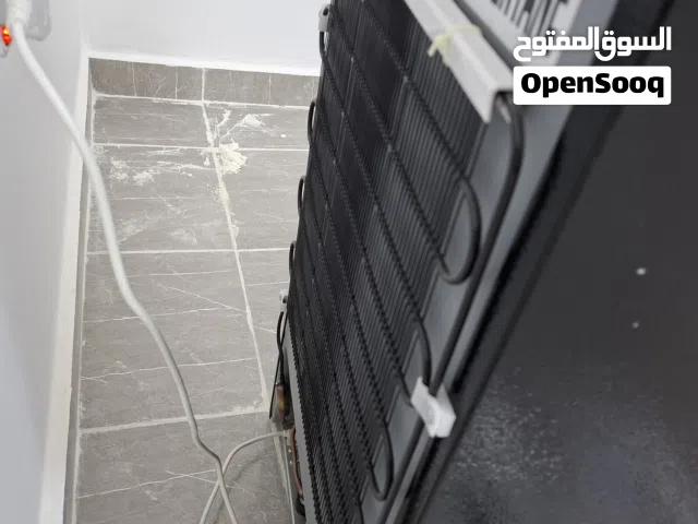 ثلاجة مكتبية شبه جديده بالنايلو بالضمان 600دينار مكان.طرابلس