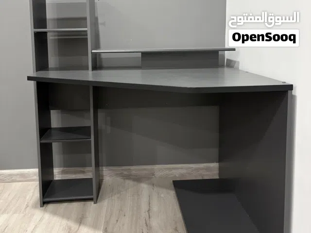 طاولة مكتب زاويه