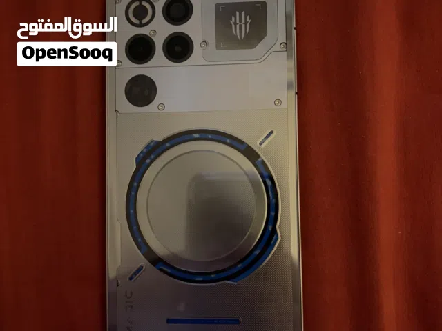 Redmagic 11 pro 512GB 16GB ram مستعمل كالجديد مع كامل اغراضه.
