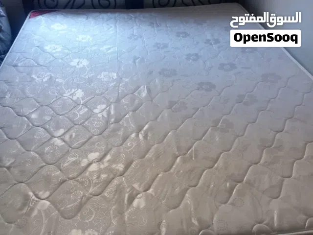 سرير بالإسفنج  استخدام شهرين