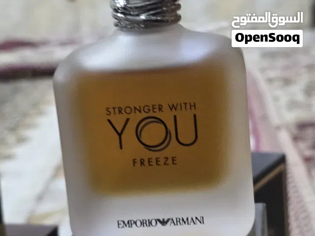 عطر سترونك وذ يو فريز اقرو الوصف بالداخل