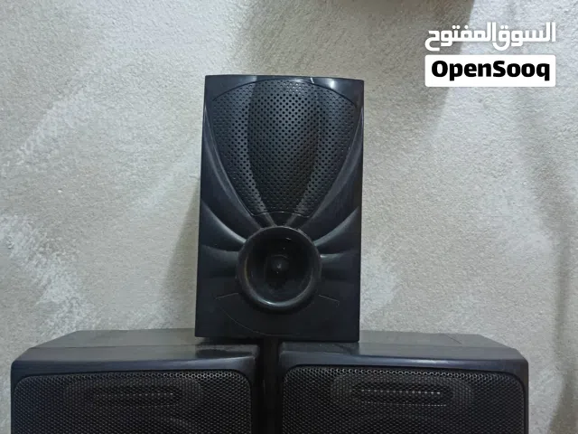 سماعات اصليه من نوع شارب ثنتين الكبار شارب الصغيره شغاله كلو شغاال ميه بالميه والصغيره فوق البيعه