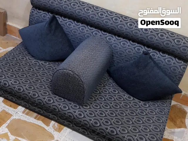 جلسه متكونه من أربعه قطع ب 200 وبيها مجال مكاني البصرة القبله حي الجامعة