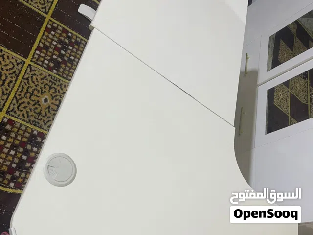 ميز كيمنك نضيف محتاج فقط شد مضبوط قياس60x120