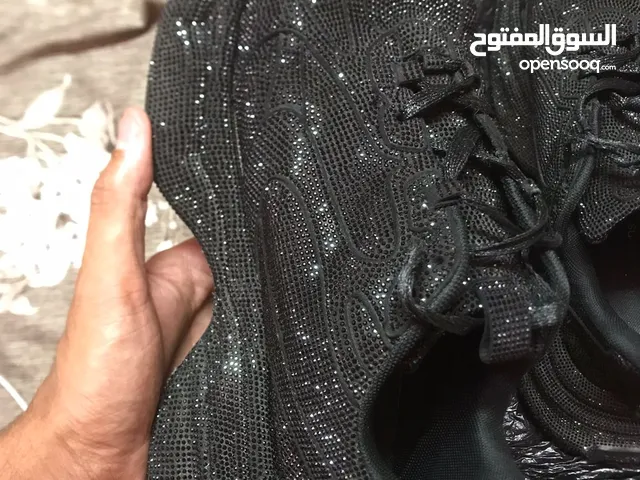 2 بلنسياغا حاله ممتازه شبه جديد