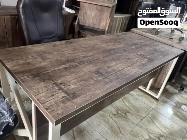 مكتب مدير مع جانبية وخزانة مستعمل بحالة الجديد