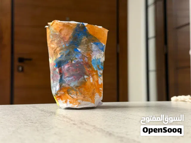 لوحة فنية جميلة جدا و تتميز بتداخل الألوان بسعر ممتاز