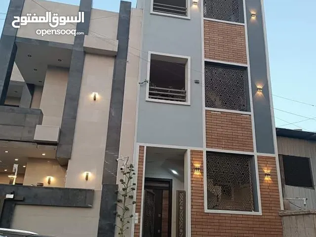للبيع بناية سكنية حديثه بناء 2023 في حي الزهور خلف السفاره التونسيه المساحة 90 م ثلاث طوابق