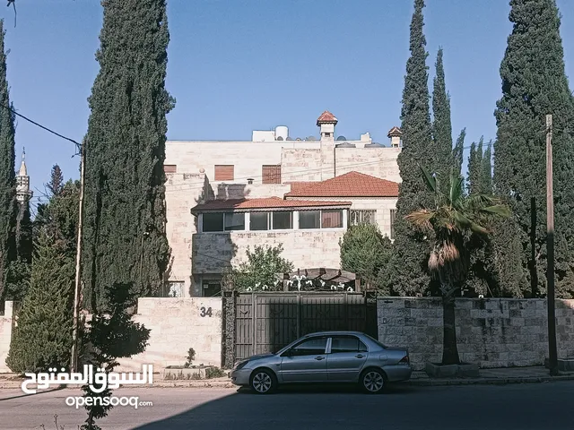 فيلا للبيع في منطقه راقيه وهادئه