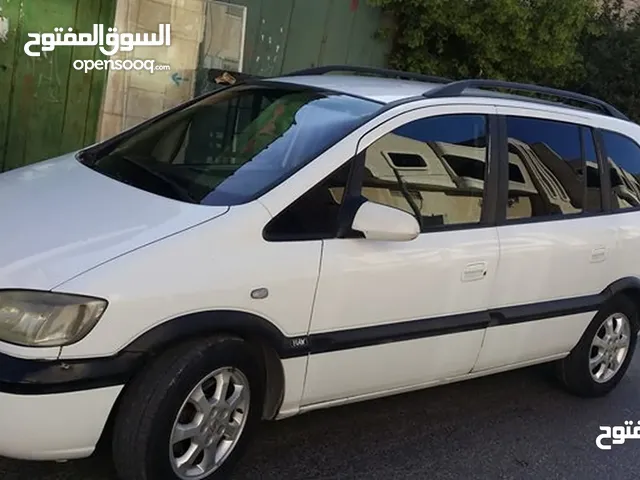 Used Opel Zafira in Ramallah and Al-Bireh
