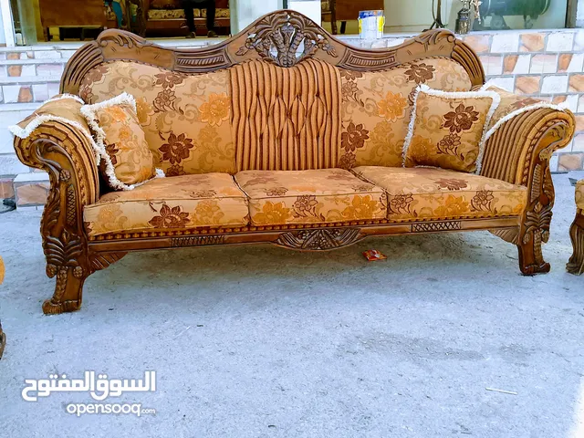 طقم. كنب مستعمل للبيع خشب زان كامل تفصيل.