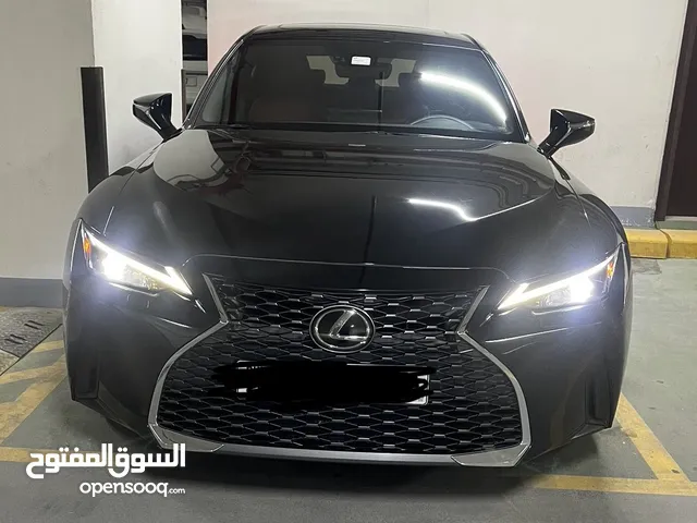 Lexus is 300 /  eco fsport / 2022