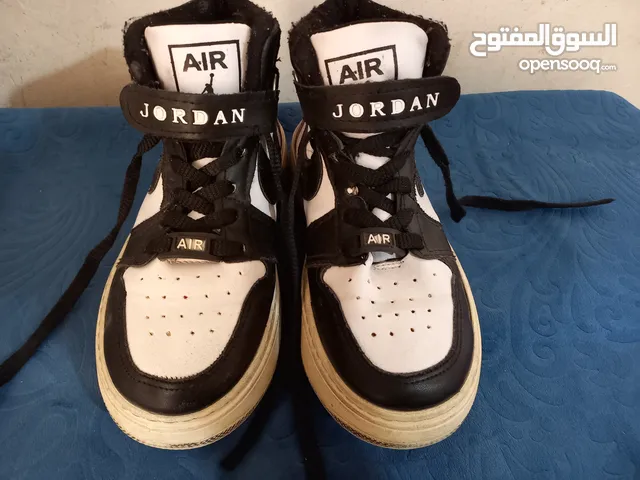 Girls Shoes in Madaba