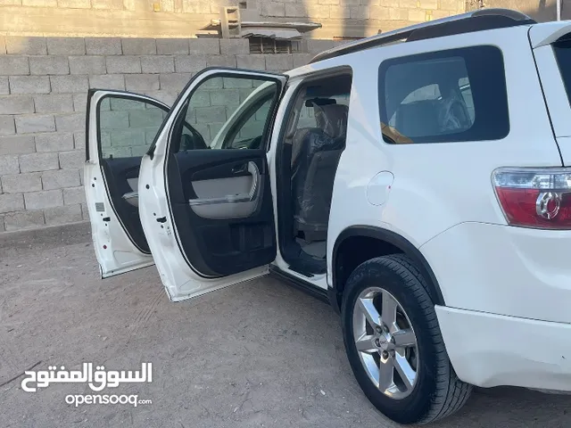 جمسي اكاديا للبيع أو مروس بسياره اصغر