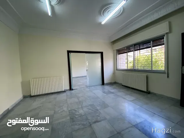 شقة غير مفروشة للإيجار 260م2 ( Property 13160 ) سنوي فقط