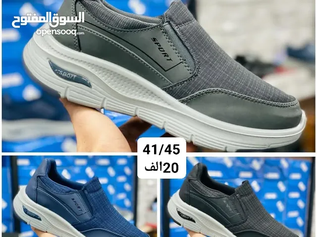 توفر الحذاء السهل الارتداء المريح