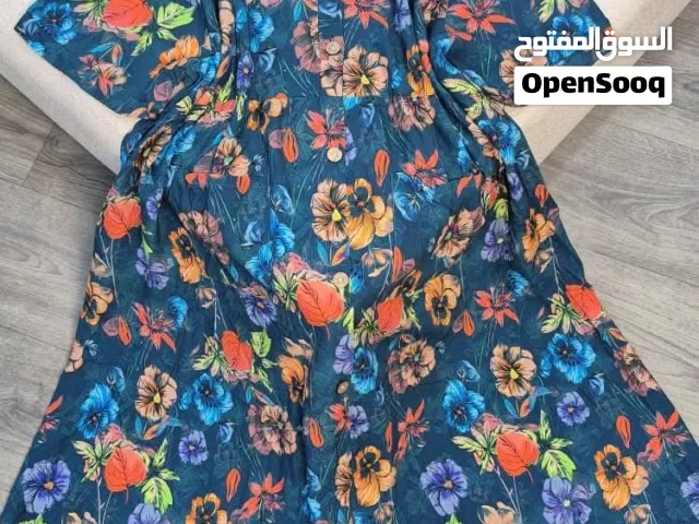 ملابس فساتين نسائية