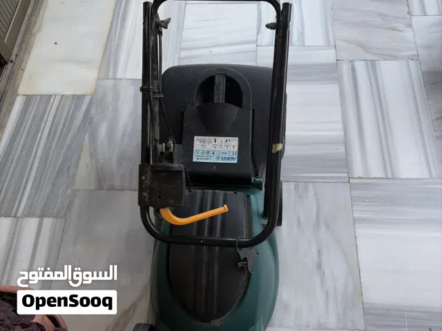 ماكينة قص عشب نظيفة