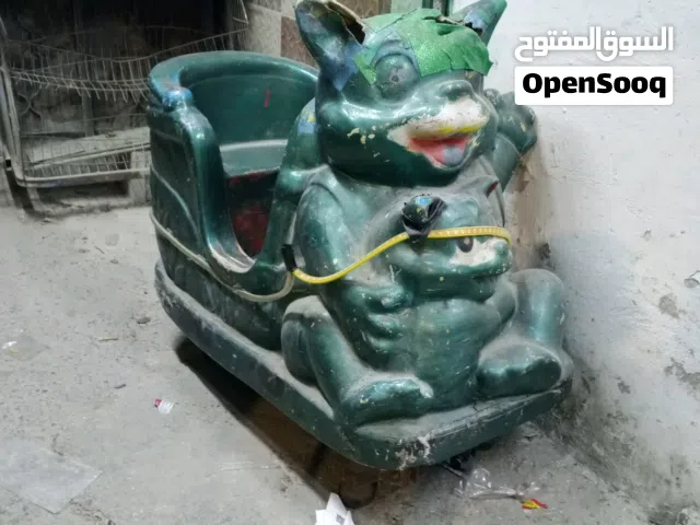 سياره اطفال للبيع او بدل على حمام او جاج