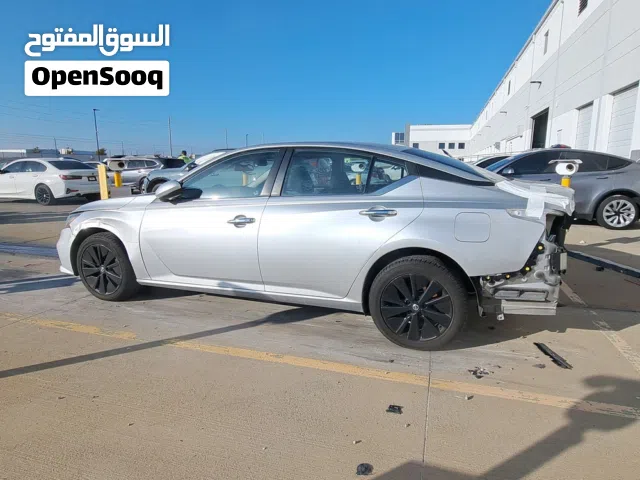 التيما SV 2021 للبيع : واصلة ساحه المعبيله حادث خلفي جدا خفيف  بدون خروج ايرباجات