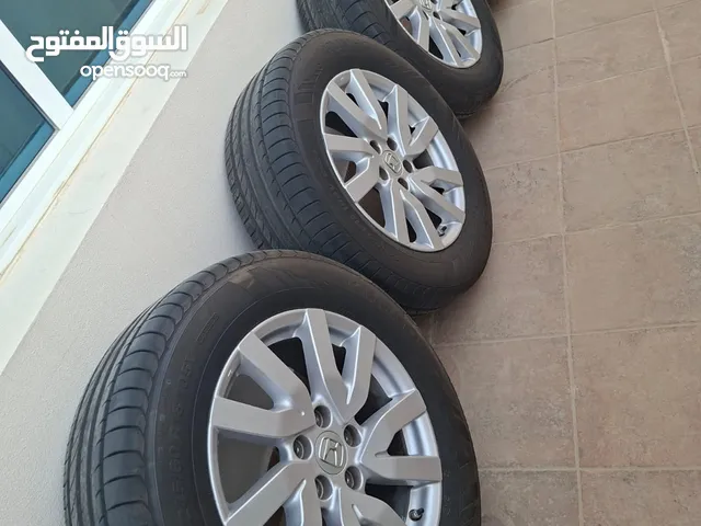 للبيع اربع رنقات لهوندا بايلوت مع التواير