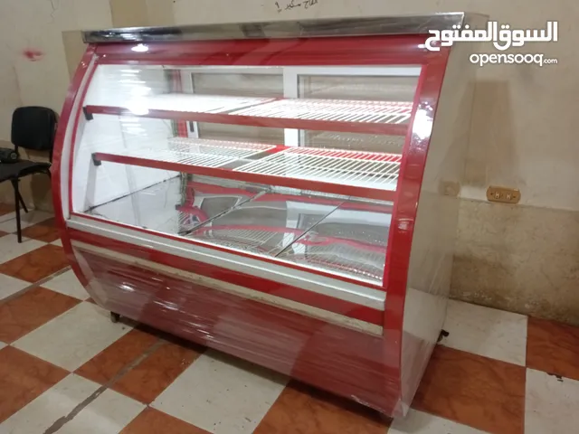 ثلاجة عرض بومبيه جامبو يوجد فيها مخزن كبير ويوجد به تبريد