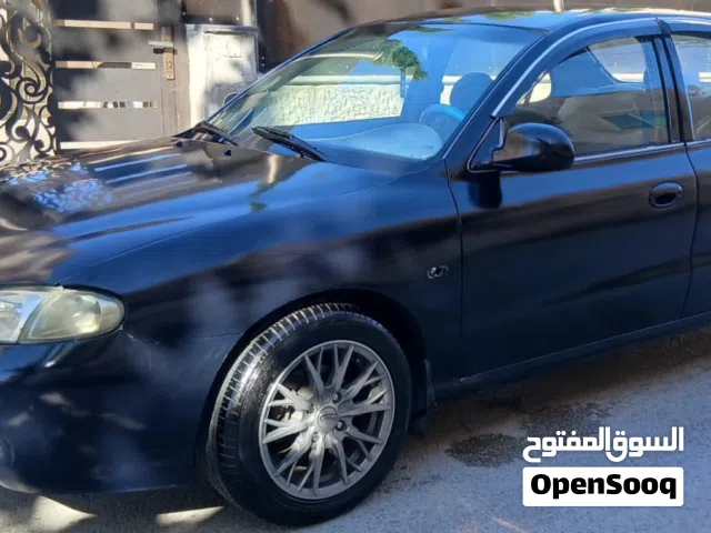 1996 هيونداي افانتي Standard