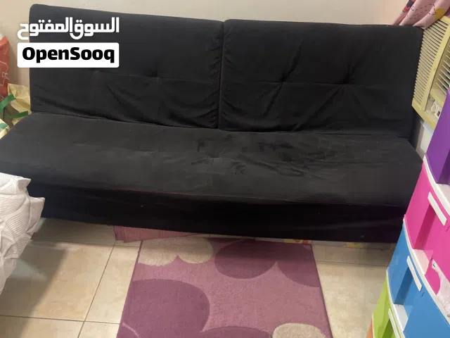 كنبة سرير لون اسود