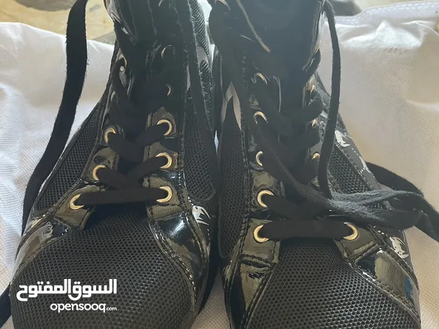 Venom black boxing shoes !