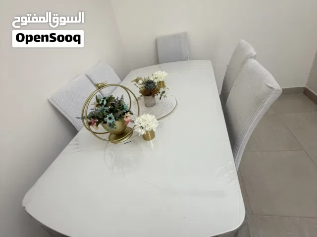 طاولة طعام 6 اشخاص