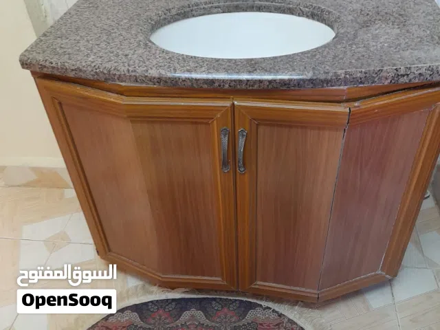 سلام عليكم ورحمه الله وبركاته  موجود خزانة ألمنيوم مع مغسله مع قرانيت