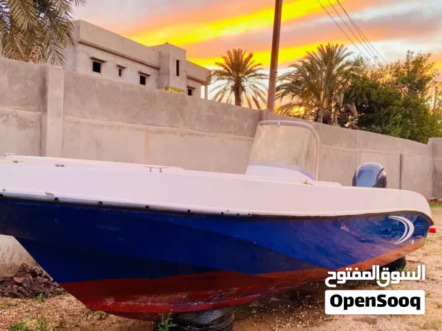 قارب 8متر ونص