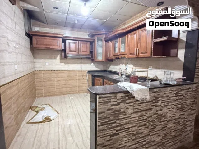 شقة للإيجار في أرض ازواوة