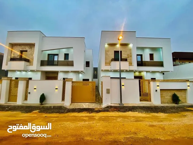 بسم الله الرحمن الرحيم فيلا حديثة طابقين نظام خليجي في طريق المشتل تصميم الله ايبارك حاجةمحترمة .