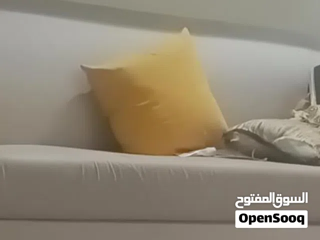 كنب مكون من خمس قطع البيع مستعجل
