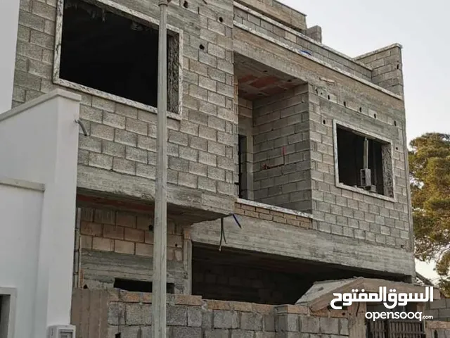 منزل 3 طوابق السراج شارع البغدادي بجانب مسجد الربيعي  بتصميم حديث و نصف تشطيب