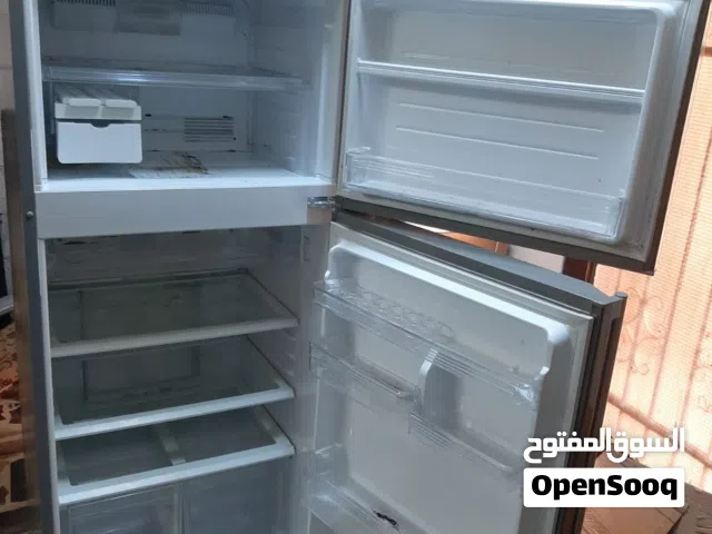 ثلاجة شارب نخب استعمال خفيف نظيفه بحال الوكاله