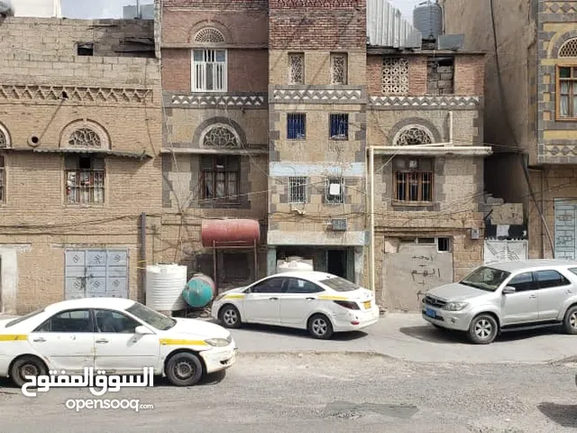 140 m2 3 Bedrooms Townhouse for Sale in Sana'a Nuqum