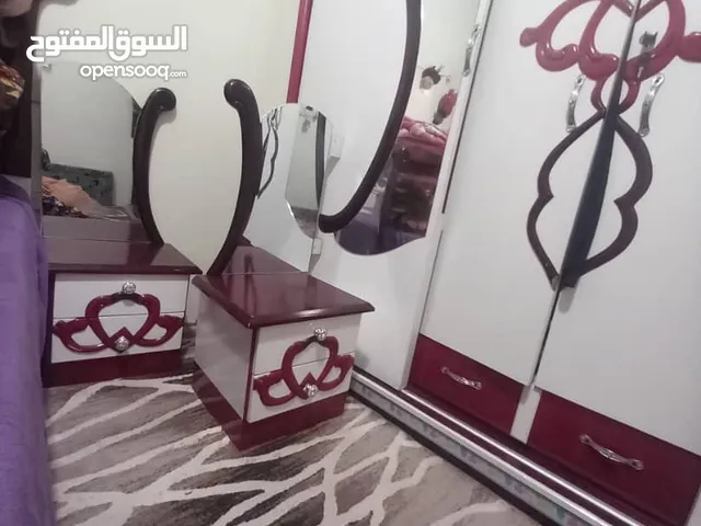 غرفت نوم شبه جديد مستعمل نظيف جدا السعر عرطه. 300. الف
