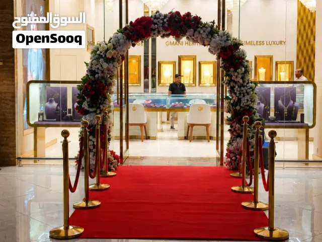 خدمات تأجير ديكورات أقواس الزهور لافتتاح المتاجر والمناسبات