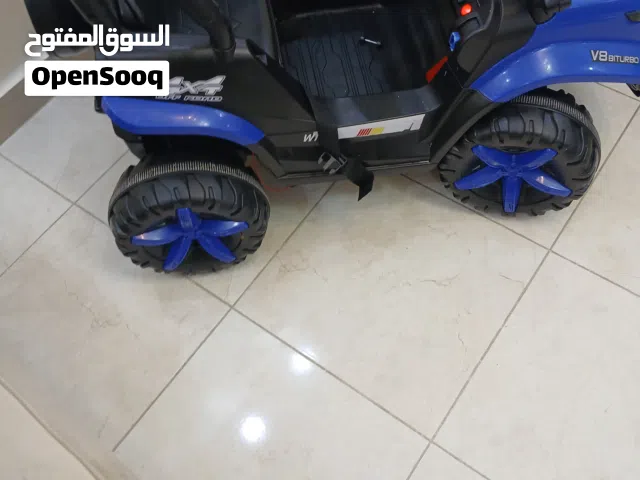 سيارة اطفال