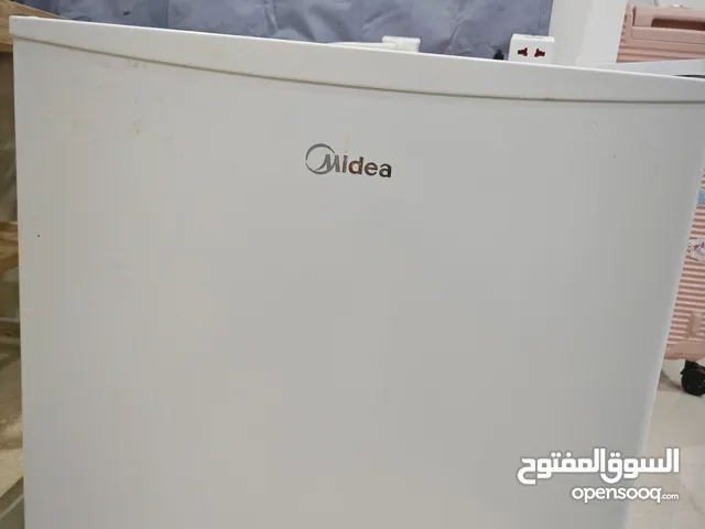 midea refrigerator mini,  suitable for one person, price is 10kd