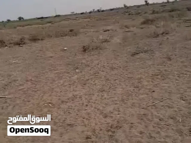 5 معاود ذرعة 32 باع  سعر المعاد مليون ومائتين الف ريال قريبه الخط الرئيسي الرابط بين المعرص والرهرة